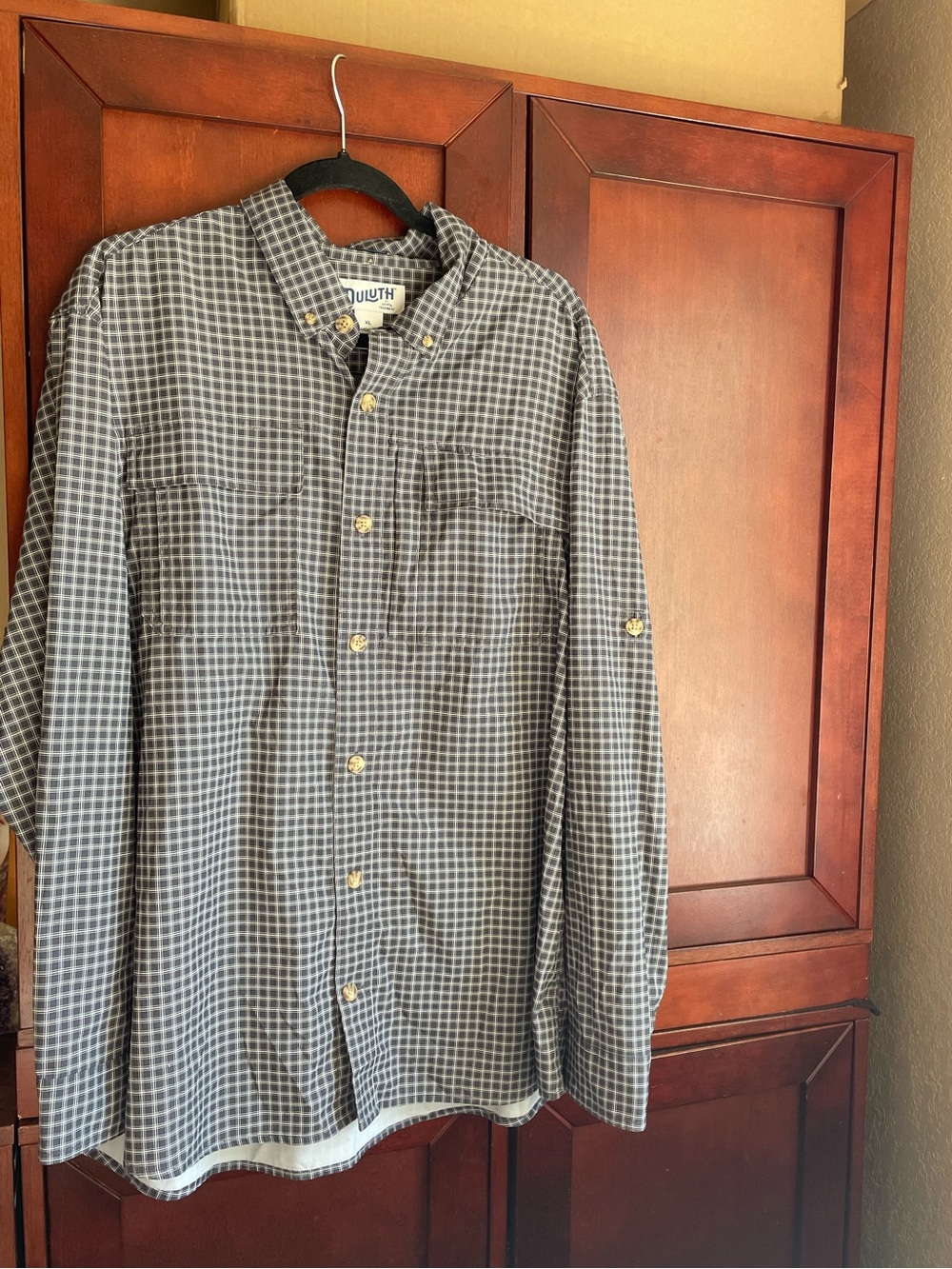 Black and white Duluth Trading Co. Untucked plaid button-up shirt XL